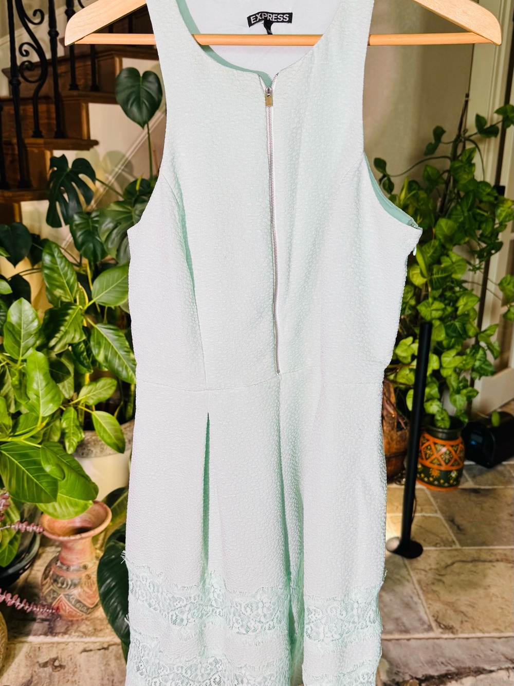 Express Mint Green Sleeveless Lace-Hem Dress with Front Zip